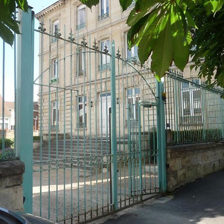 Studio Dans Charmante Batisse De Maitre Compiegnoise Compiègne Екстериор снимка